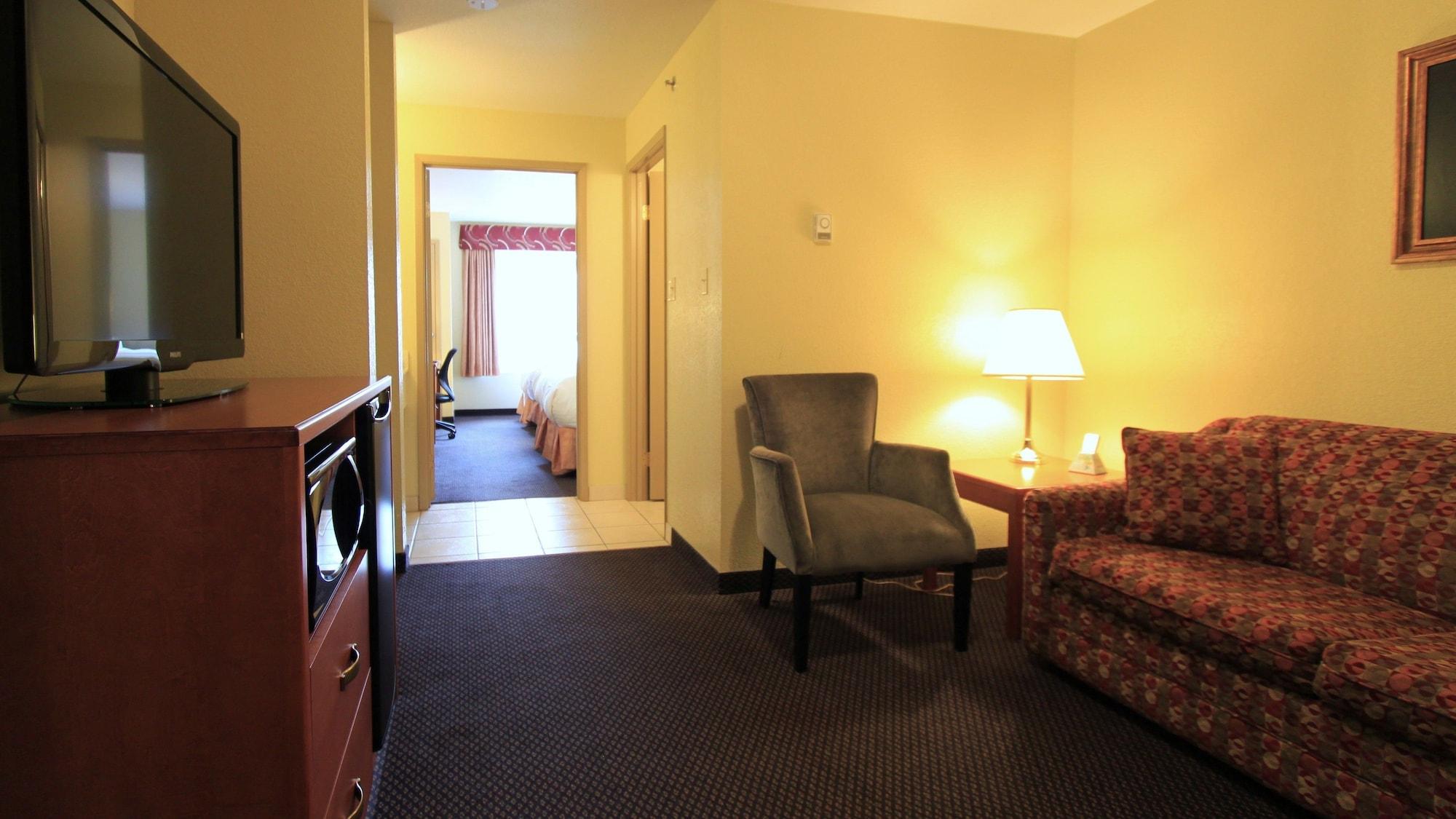 Days Inn & Suites By Wyndham Thompson Esterno foto
